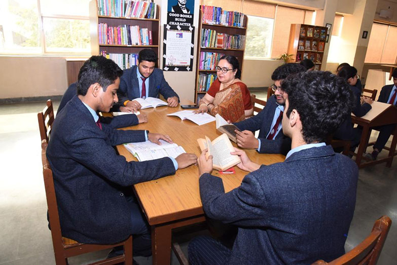 American Montessori Public School