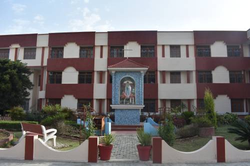 Sacred Heart Sr.Sec Convent School, Chandausi, UP 